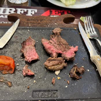 Sırf Et Restoranında Hayal Kırıklığı: Çiğ Et Servisi