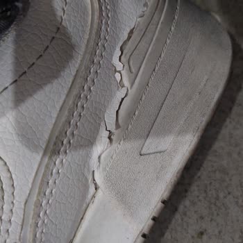 Stradivarius Ayakkabıda Hayal Kırıklığı: 2 Haftada Yıpranan Kalite