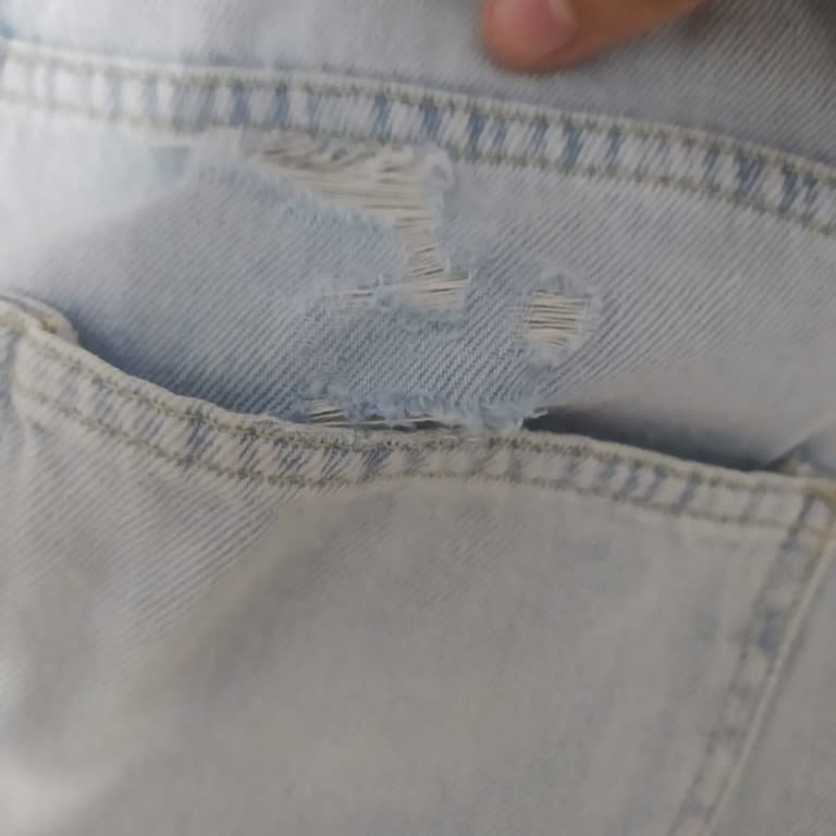 İlk Yıkamada Yırtılan Pantolon Şoku