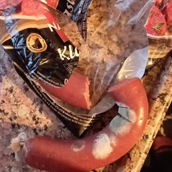 Güvendiğim Markanın Küflü Sucuğu Hayal Kırıklığı Yarattı