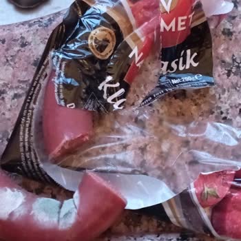 Güvendiğim Markanın Küflü Sucuğu Hayal Kırıklığı Yarattı