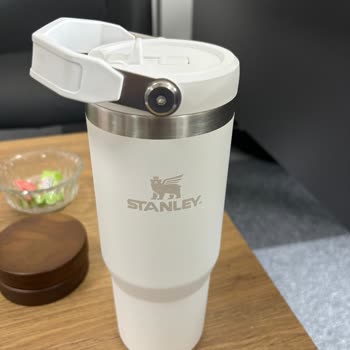 Paslanmış Stanley Termos Ve İletişimsizlik