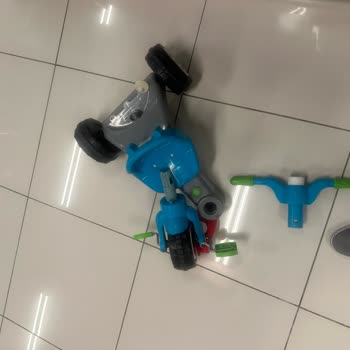 Ebebek Mağazasında Hasarlı Ürünler Tehlike Saçıyor