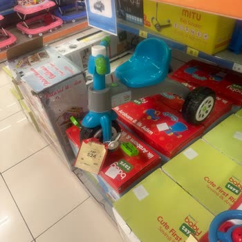 Ebebek Mağazasında Hasarlı Ürünler Tehlike Saçıyor