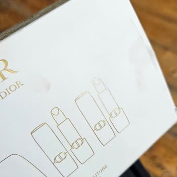 Hijyen Skandalı: Dior Ruj Seti Hayal Kırıklığı