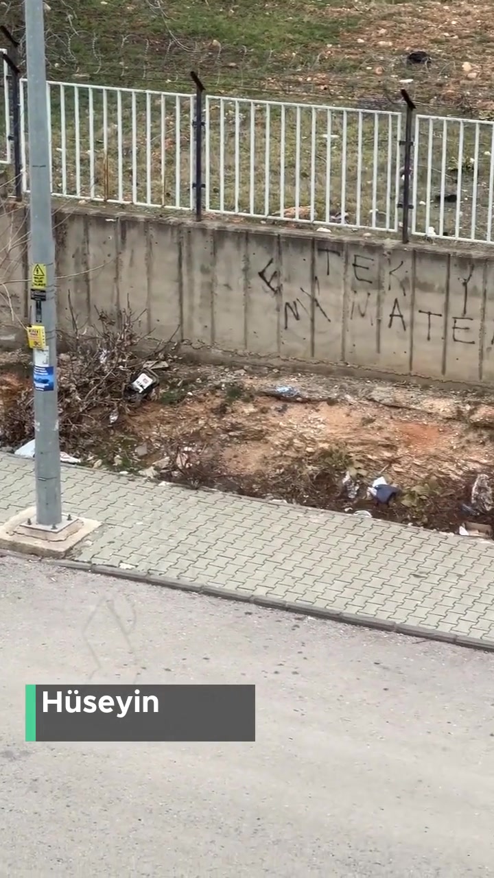 Şehitkamil Belediyesi Sokakları Temizlemiyor, Sokaklar Çöp Dolu! videonun kapak resmi