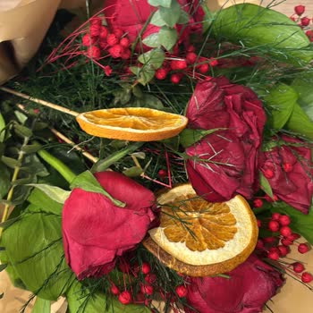 Hızla Solan Çiçek Ve İlgisiz Müşteri Hizmetleri