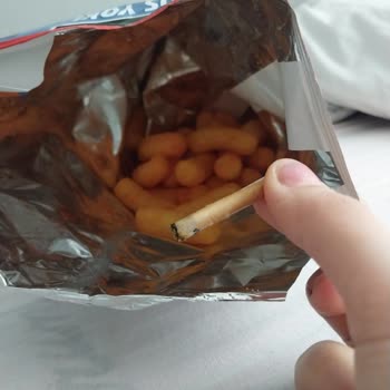 Çerezza Cipsinden Çıkan Şok: Sigara İzmariti