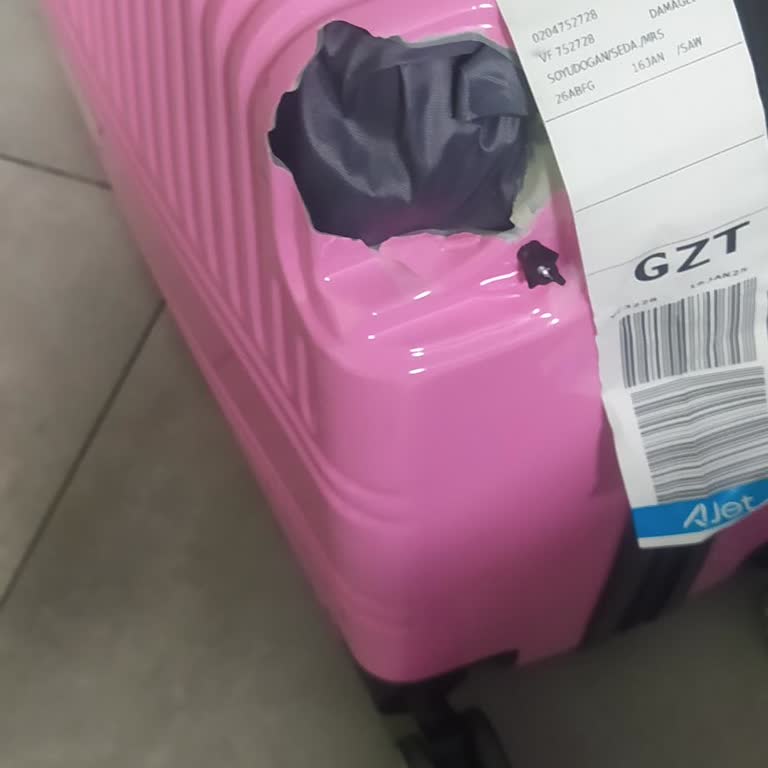 Ajet Uçuşunda Valiz Hasarı Ve Tazminat Sorunu