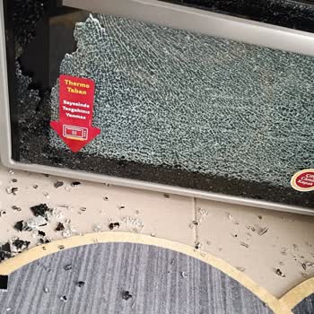 Simfer Fırın Camı Patladı: Garanti Sorunu Ve Sağlık Riski
