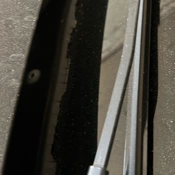 BMW 320i Ön Cam Fitilleri Sorunu