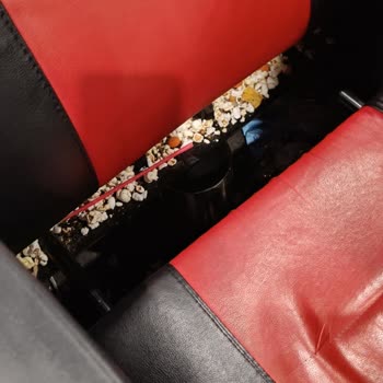 Sinema Salonunda Temizlik Sorunu Ve Yetersiz Hizmet