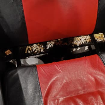 Sinema Salonunda Temizlik Sorunu Ve Yetersiz Hizmet