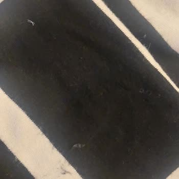 Twist Mağazasında Hayal Kırıklığı: Tiftiklenen Atkı