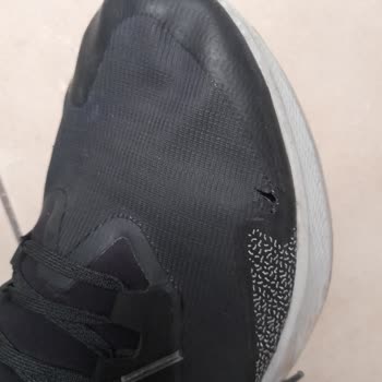 Spor Ayakkabısında 7 Ayda Yırtılma Sorunu