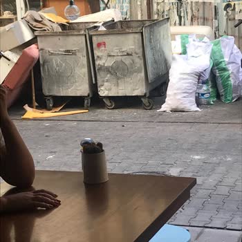 Çöp Konteyneri İşletmemi Tehdit Ediyor