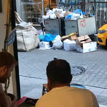 Çöp Konteyneri İşletmemi Tehdit Ediyor