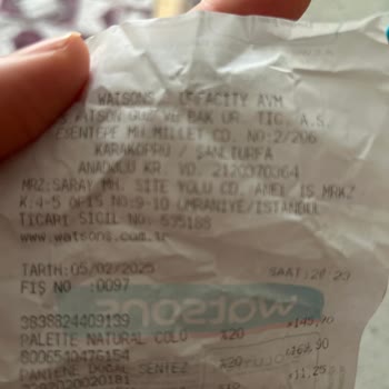 Saç Boyası Beklenmedik Şekilde Mavi Çıktı