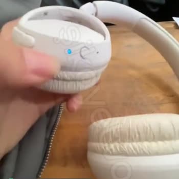 JBL Mavi Işık Yanıp Sönüyor!