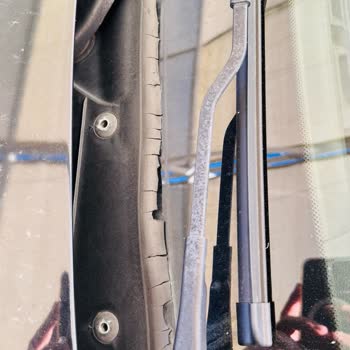 BMW 116i Araçta Kalitesiz Malzeme Ve Güvenlik Sorunları