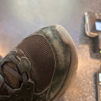 46 Günlük Ayakkabıda Açılma Ve Renk Atması Sorunu