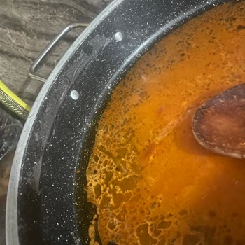 Makarnada Naylon Skandalı: Tadı Kaçan Akşam Yemeği