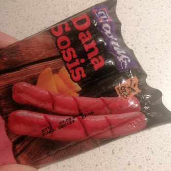 Marketten Alınan Sosislerde Güvenlik Endişeleri