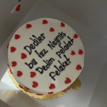 Önemli Günümde Liva Pastacılık'tan Gelen Hatalı Pasta Sürprizi