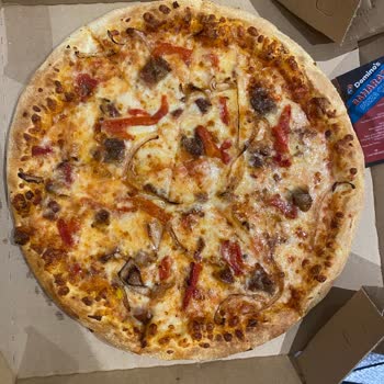 Kavurmalı Pizza Hayal Kırıklığı: Et Mi, Yağ Mı?