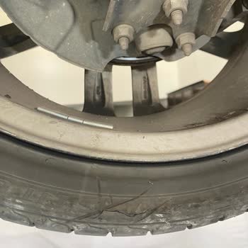 Laufen LK01 Lastiklerinin Hızlı Aşınması Ve İlgisiz Müşteri Hizmeti