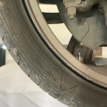 Laufen LK01 Lastiklerinin Hızlı Aşınması Ve İlgisiz Müşteri Hizmeti