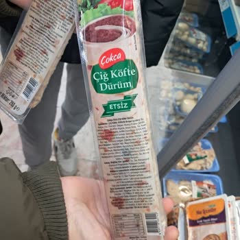 A101'de Küflü Çiğ Köfte Dürüm Şoku
