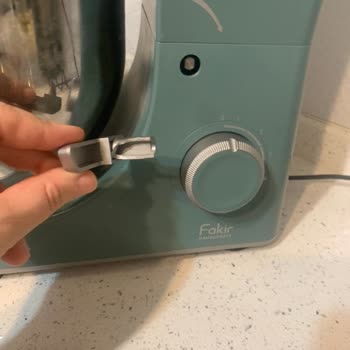 Üç Ayda Kırılan Plastik Çevirme Kolu Mağduriyeti