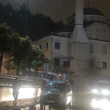Soğuk Havalarda Korunaksız Durak Sorunu