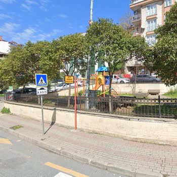 Soğuk Havalarda Korunaksız Durak Sorunu