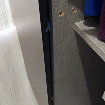 Dolap Kapakları Düşüyor, Servis İlgisiz!