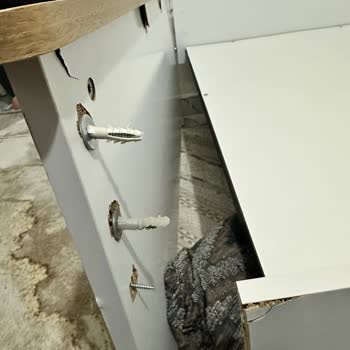 Kalitesiz Malzeme Ve Garanti Sorunu: Lajivert Mobilya Hayal Kırıklığı