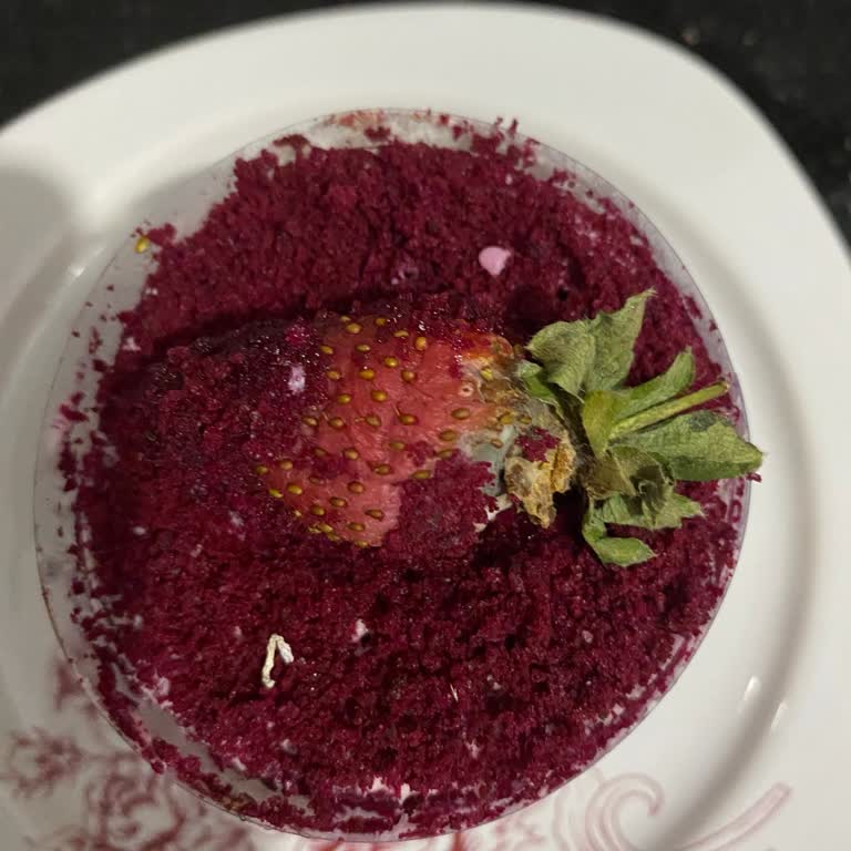 Küflü Pasta Ve İlgisiz Müşteri Hizmeti