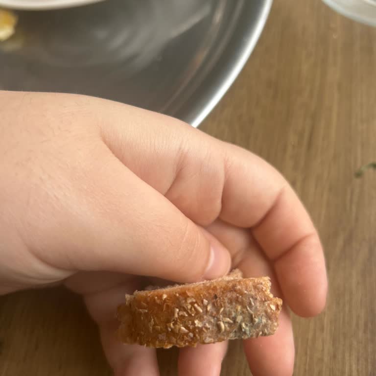 UNO Tam Buğday Ekmeğinde Şaşırtıcı Boya Problemi