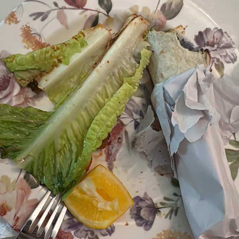 Çiğ Köfte Dürümde Marul Problemi