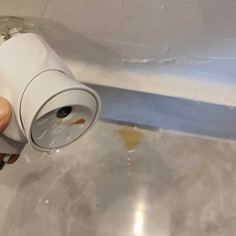 Air Wick Fişe Takılan Ürün 5 Günde Bozuldu, Her Yeri Batırdı