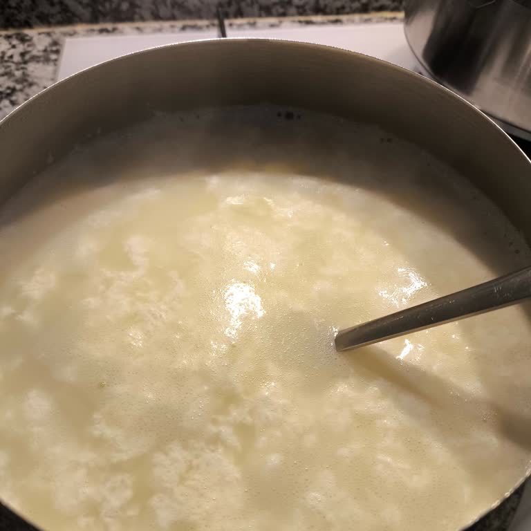 Süt Kaynadıkça Peynirleşti!