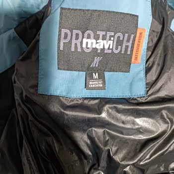 Mavi Jeans Sold Me a Defective Water Repellent Jacket That Soaks from the Inside