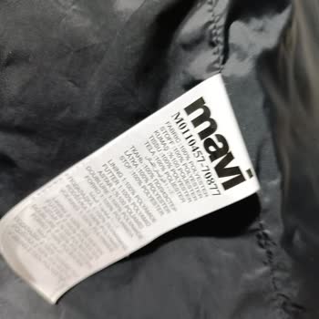 Mavi Jeans Sold Me a Defective Water Repellent Jacket That Soaks from the Inside
