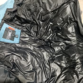 Mavi Jeans Sold Me a Defective Water Repellent Jacket That Soaks from the Inside