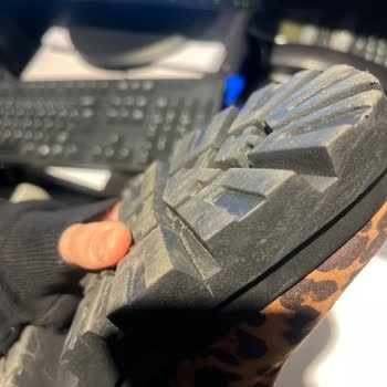 Kırılan Ayakkabı Ve Yetersiz Müşteri Hizmeti