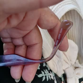 Versace Glasses Cause Pain Behind Ears – No Permanent Fix