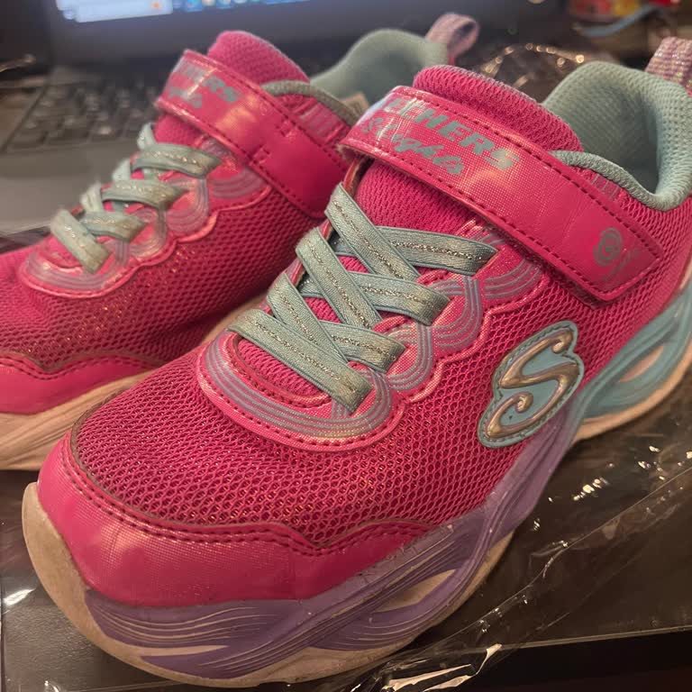 Skechers Çocuk Ayakkabısının Işıkları Neden Çalışmıyor