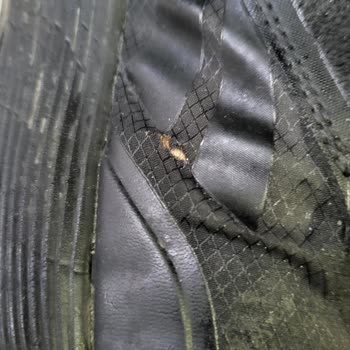 Kalitesiz Ayakkabı Ve İlgisiz Müşteri Hizmetleri