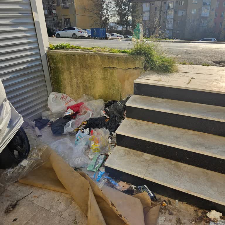 Buca Belediyesi'nin Duyarsızlığı Ve Çöp Sorunu